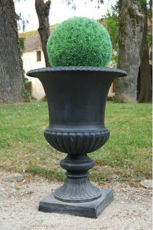 Cast iron Medici vase Black